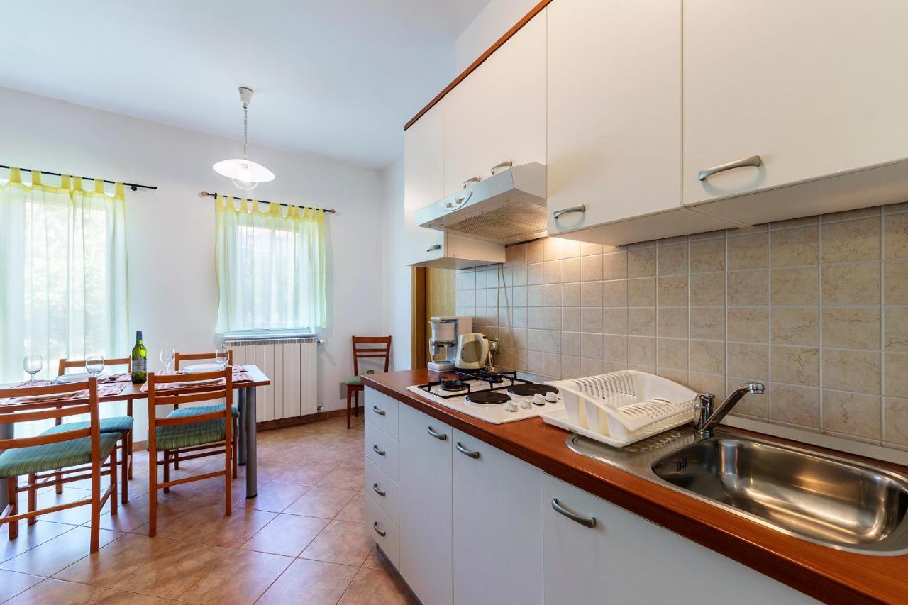 Apartments Pino Pula Exterior photo