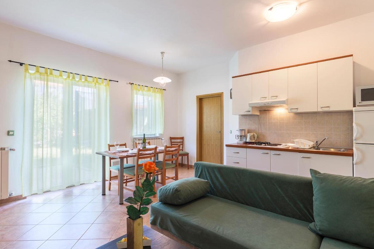 Apartments Pino Pula Exterior photo